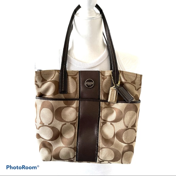 Coach Handbags - NWOT Coach signature jacquard bag 🎀